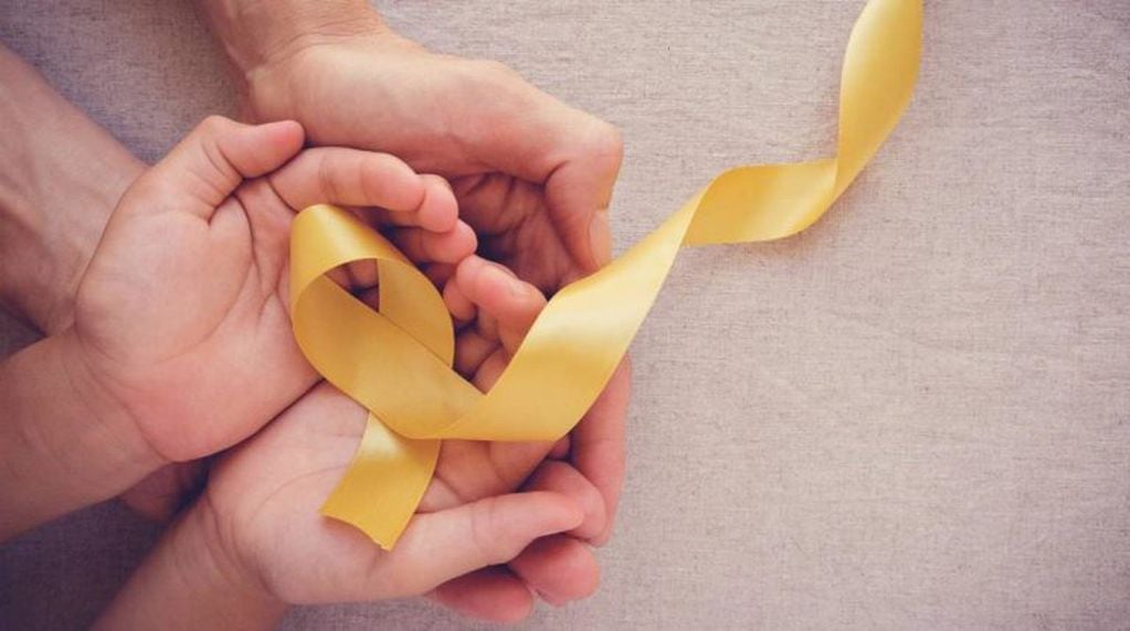 Lazo dorado: el símbolo del Día Internacional del Cáncer Infantil. (Web)