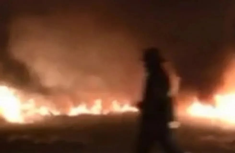 Incendio de un auto en Lezama (Web)