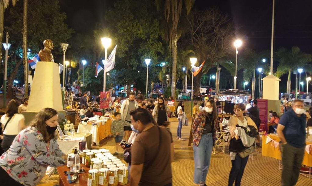 La feria de "Iguazú Emprende" fue también foco turístico de la ciudad.