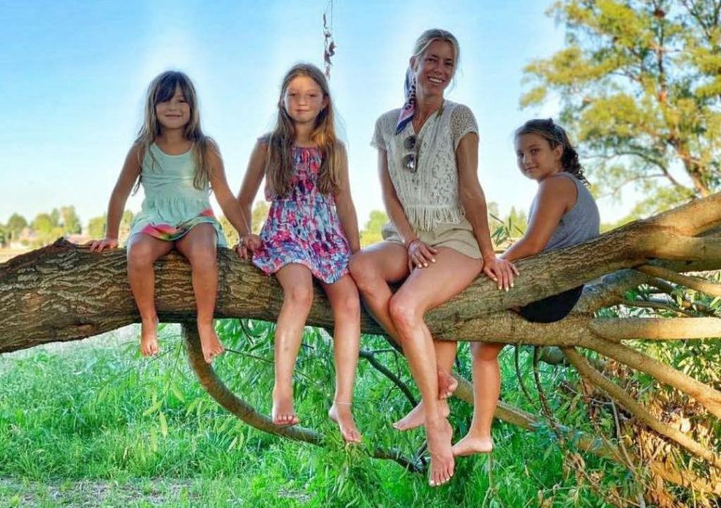 Nicole Neumann y sus hijas (Instagram)
