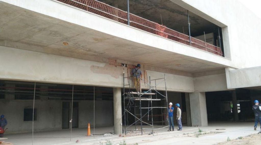 Construcción del nuevo hospital (Vía Santa Rosa)