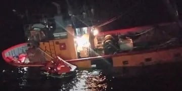 Barco naufragado en la zona de San Antonio Oeste