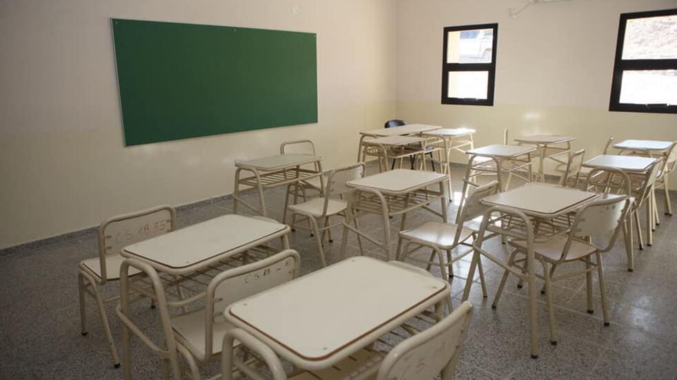 Las escuelas primarias de Chubut implementarán una hora más de clase.
