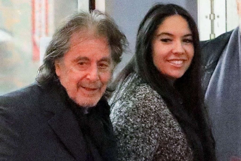 Al Pacino y Noor Alfallah.