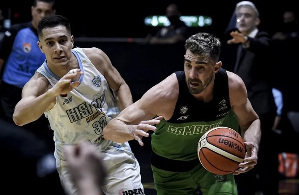 Durante un partido de básquet en Santiago del Estero agredieron verbalmente con gritos y cantos homofóbicos al jugador Sebastián Vega.