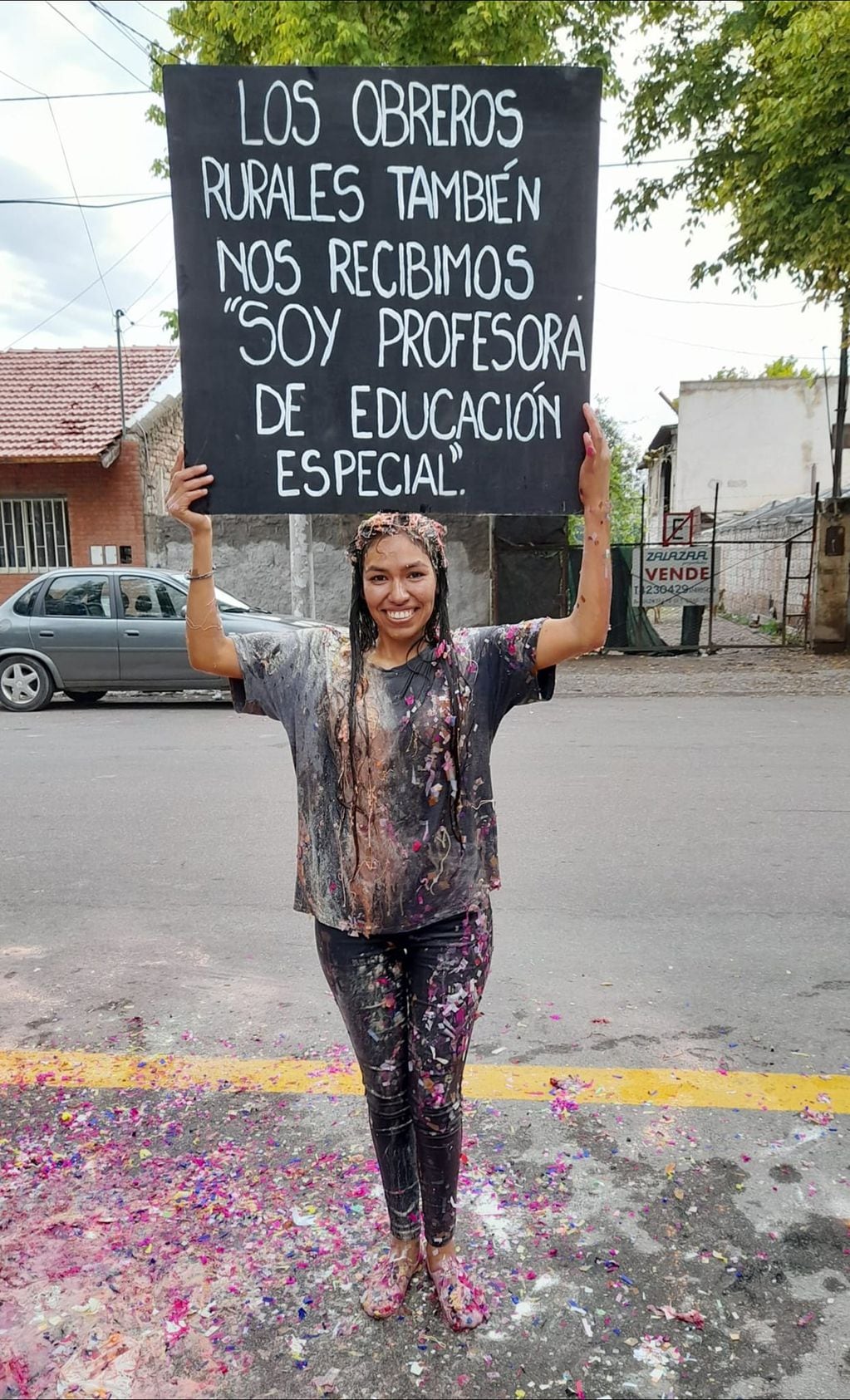 Micaela Romano, la joven trabajadora rural que se recibió de docente.