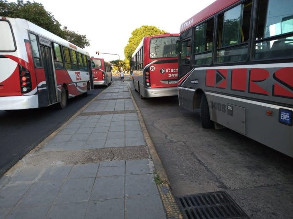 Luego de un paro sorpresivo de choferes, en la mañana se recompuso el servicio de transporte urbano de la empresa ERSA.