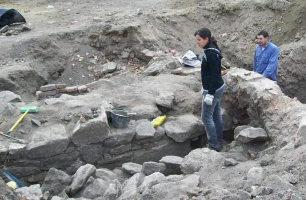 Restos arqueológicos en la obra del Banco Nación