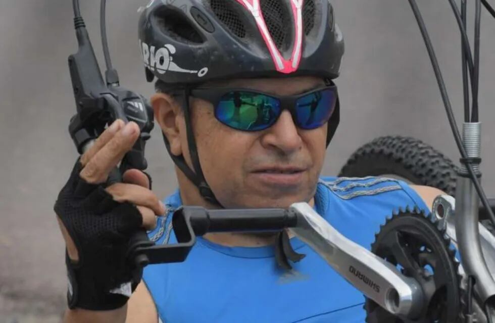 Mario Gutiérrez cruzará los andes en una bici adaptada por su discapacidad. Foto Los Andes,