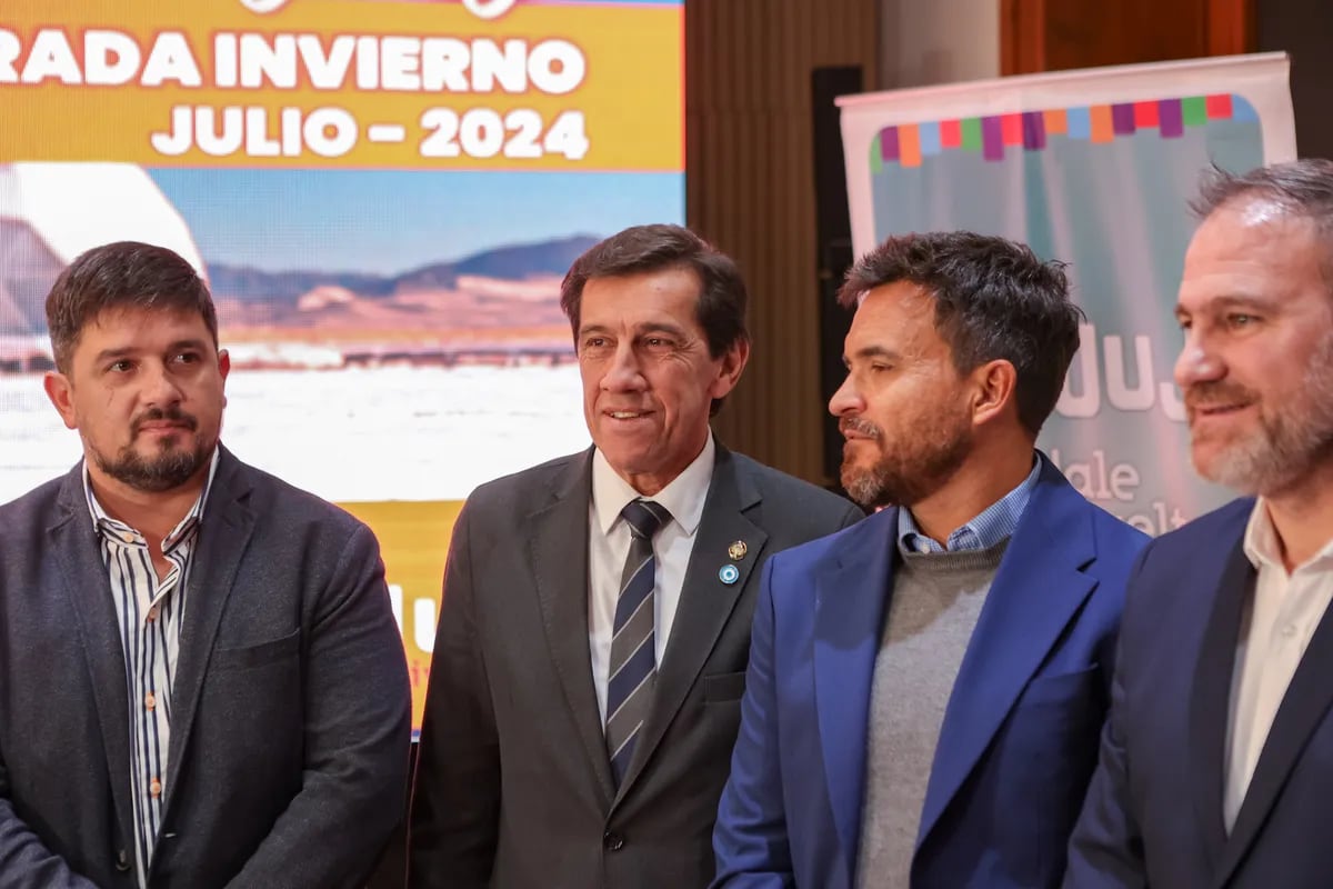 Rodrigo Torres, Carlos Sadir, Federico Posadas y Diego Valdecantos, en la presentación del balance de la temporada turística invernal en Jujuy.