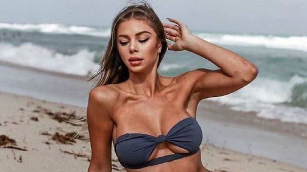 Romina Malaspina con una bikini al revés: la divertida tendencia que se adelanta al verano.