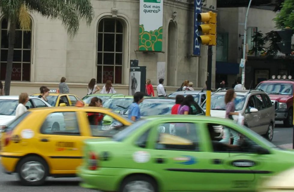 Taxis y remises aumentan en Córdoba.