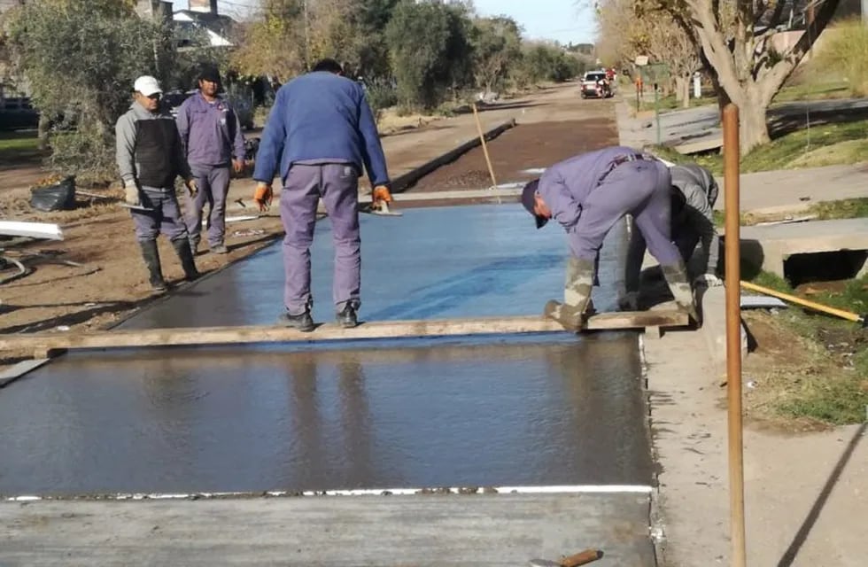 Obras de hormigonado y asfalto en San Rafael