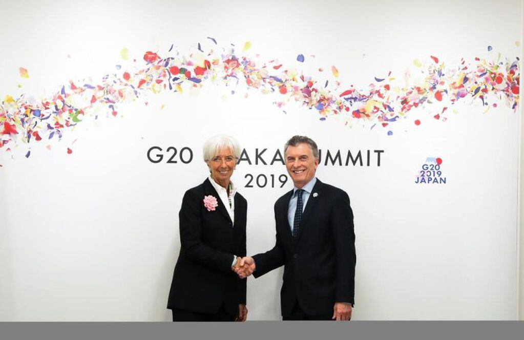 El presidente Mauricio Macri se reúne con Christine Lagarde, del FMI, en la cumbre del G 20 en Japón. (Presidencia)