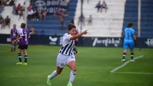 Con una goleada, Talleres es finalista para el ascenso en fútbol femenino.