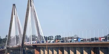 Convoy de camiones con cigarrillos ilegales fue interceptado en el puente San Roque González de Santa Cruz