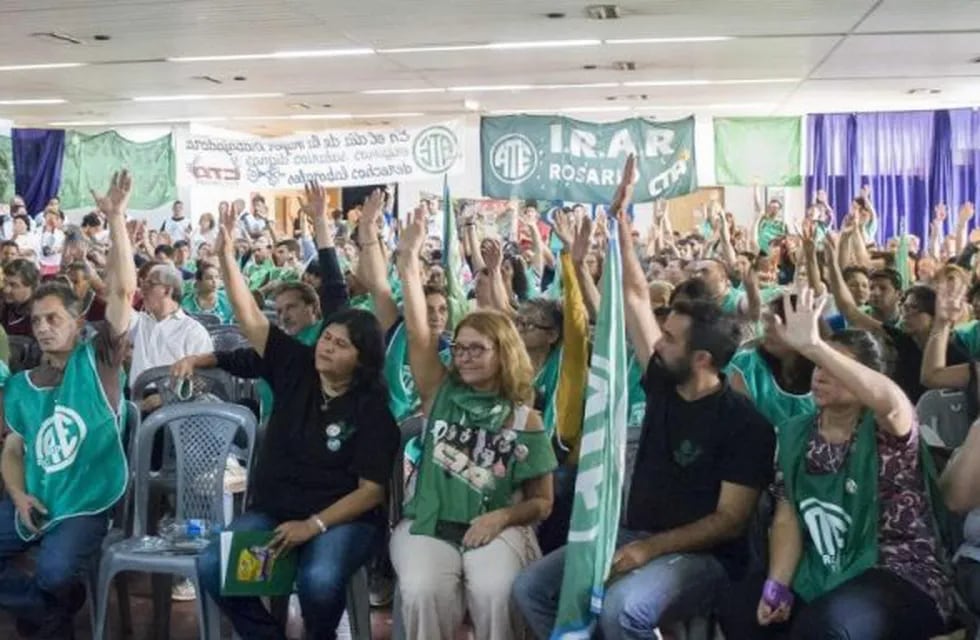 Asamblea de trabajadores de ATE en Rosario.