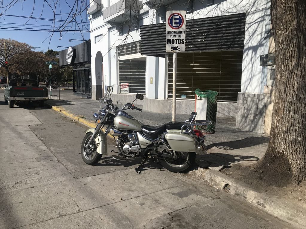 Buscan ampliar la cantidad de estacionamientos de motos en la ciudad