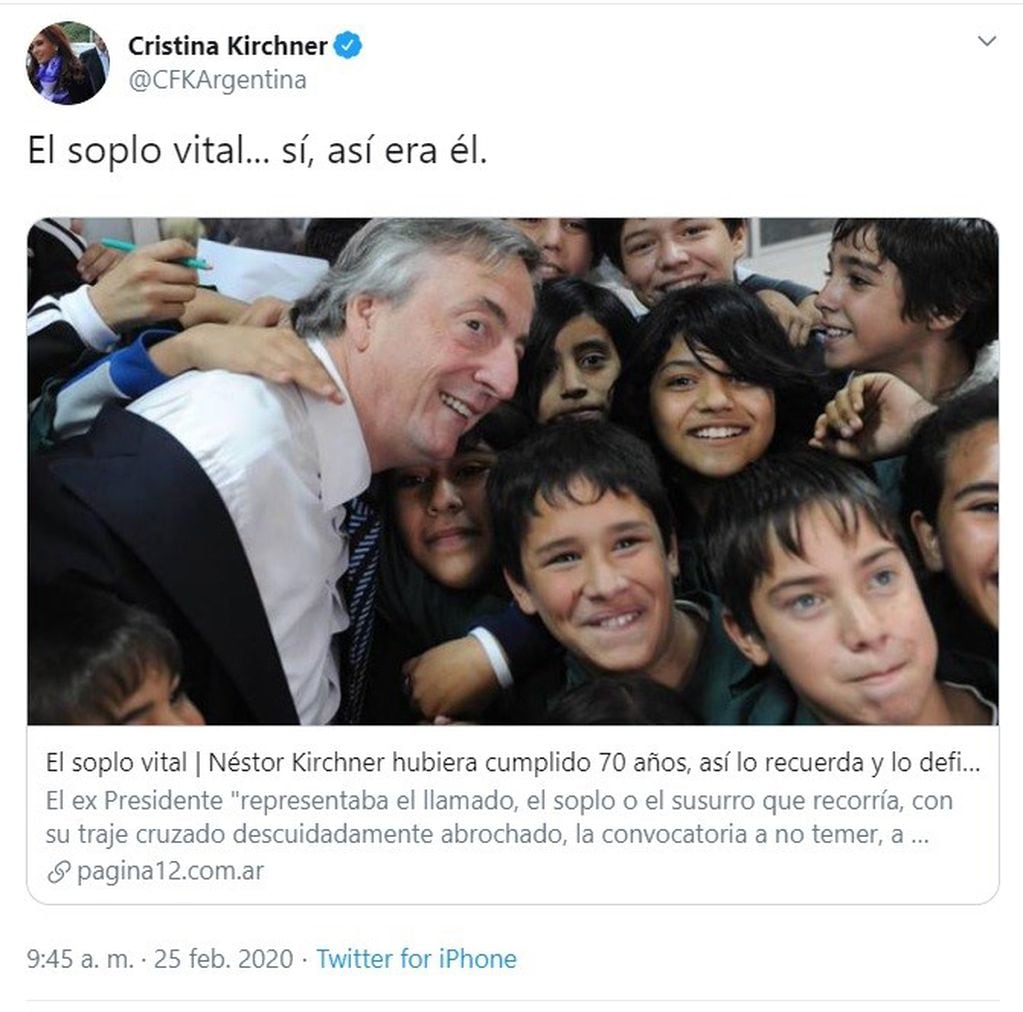 El twit de CFK en el que comparte una nota que recuerda a Néstor Kirchner.