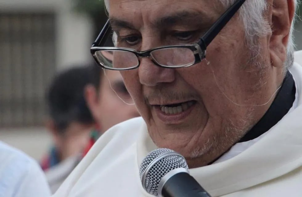 La Iglesia confirmó la dimisión del estado clerical definitiva de Julio César Aguirre, cura párroco de Jesús María (noticiasjesusmaria.com.ar).