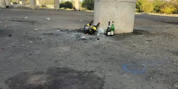 Indignación de los vecinos en los alrededores del estadio Mario Kempes por la cantidad de basura acumulada y que no se retira. (Gentileza)