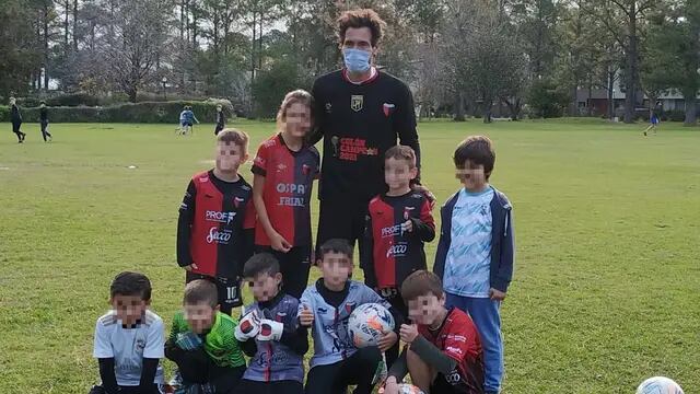 Eduardo Domínguez entrenó a chicos hinchas de Colón