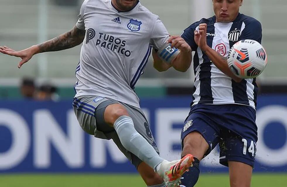 El uruguayo marcó el empate de Emelec que se lo dio vuelta a Talleres en el debut por Copa Sudamericana de ambos equipos