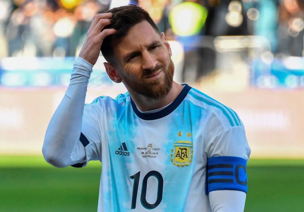 Messi durante el partido ante Chile previo a ver la tarjeta roja. Foto: AFP/Nelson Almeida.