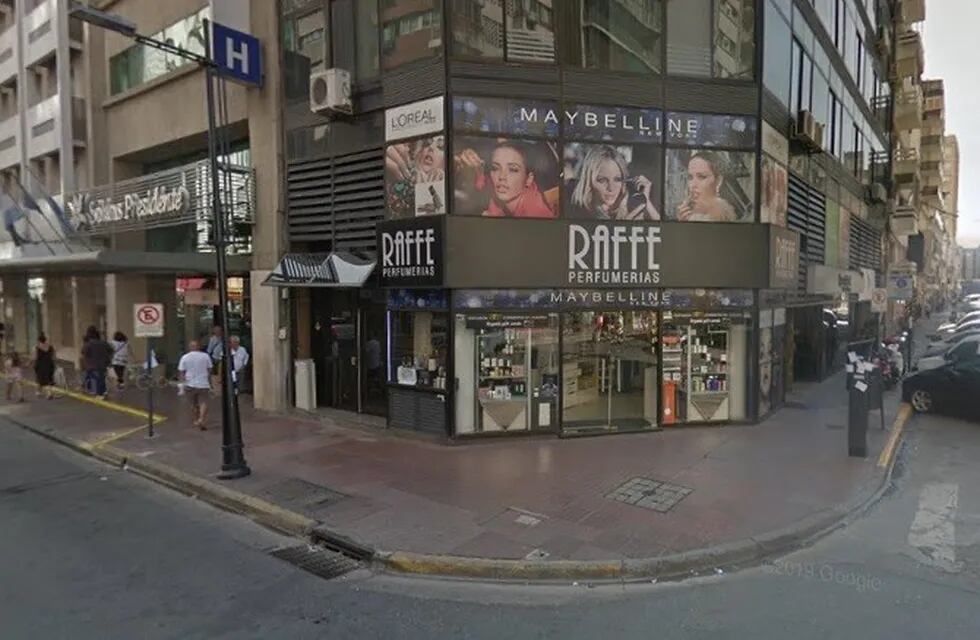 Oficinas de Corrientes al 900 de Rosario. (Street View)