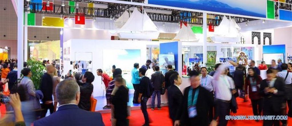 Cientos de miles de personas visitaron en Shanghai la primera Exposición Internacional de Importaciones de China (CIIE), que contó con más de 2.800 empresas de 130 países y concentró a más de 100.000 compradores profesionales.