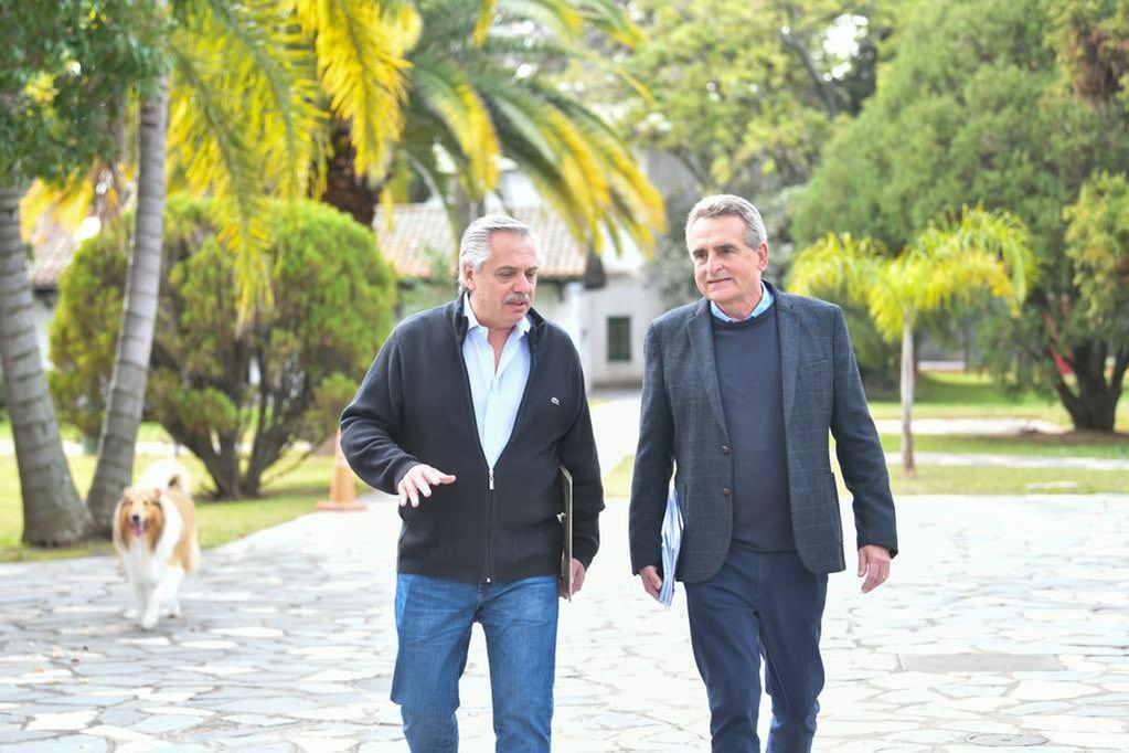 Alberto Fernández y Agustín Rossi.