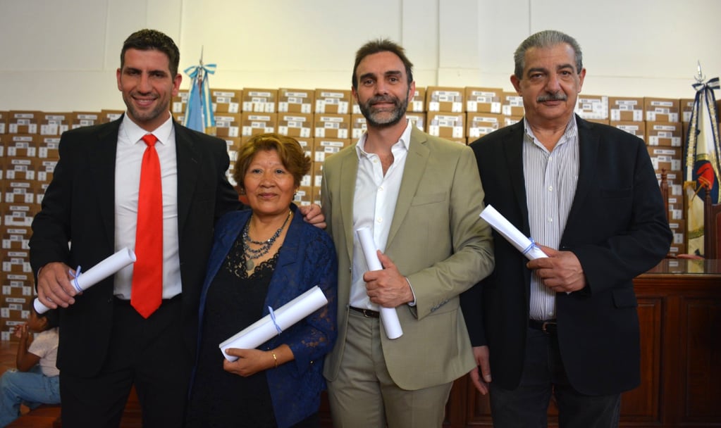 Manuel Quintar, Vilma Bedia, Ezequiel Atauche y Mario Nallar, los legisladores electos por LLA en Jujuy, en el acto de recepción de sus respectivos diplomas.