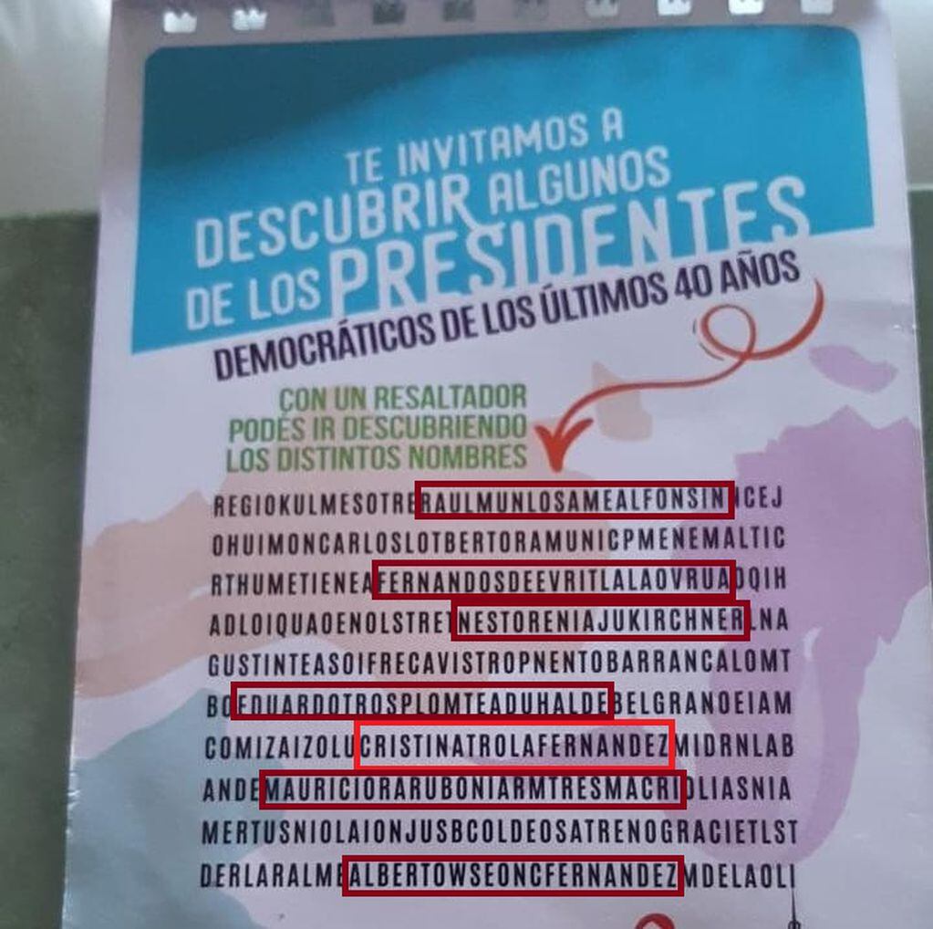La sopa de letras de la polémica: se puede ver como se separan los nombres de los demás presidentes con letras aleatorias, pero no en el caso de Cristina.