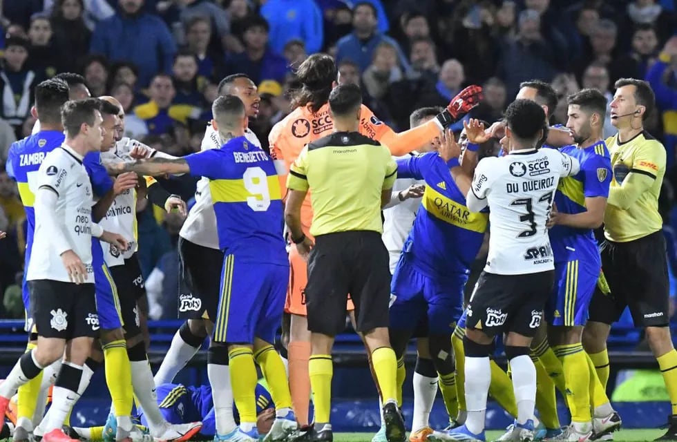 Boca recibió una sanción por parte de la CONMEBOL por gestos racistas de algunos de sus hinchas.