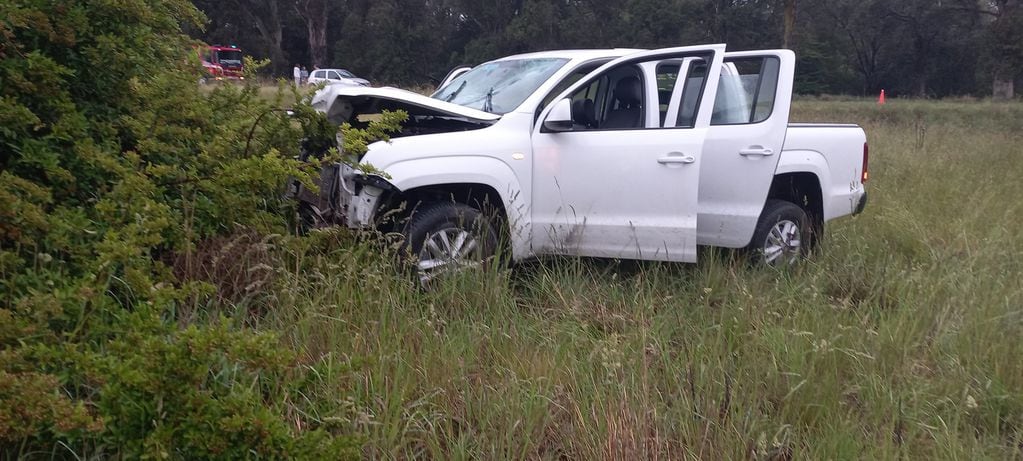 La camioneta Amarok, conducida por Rafael Pozos que embistió por detras al Renault Laguna provocándole la muerte a sus cuatro ocupantes.