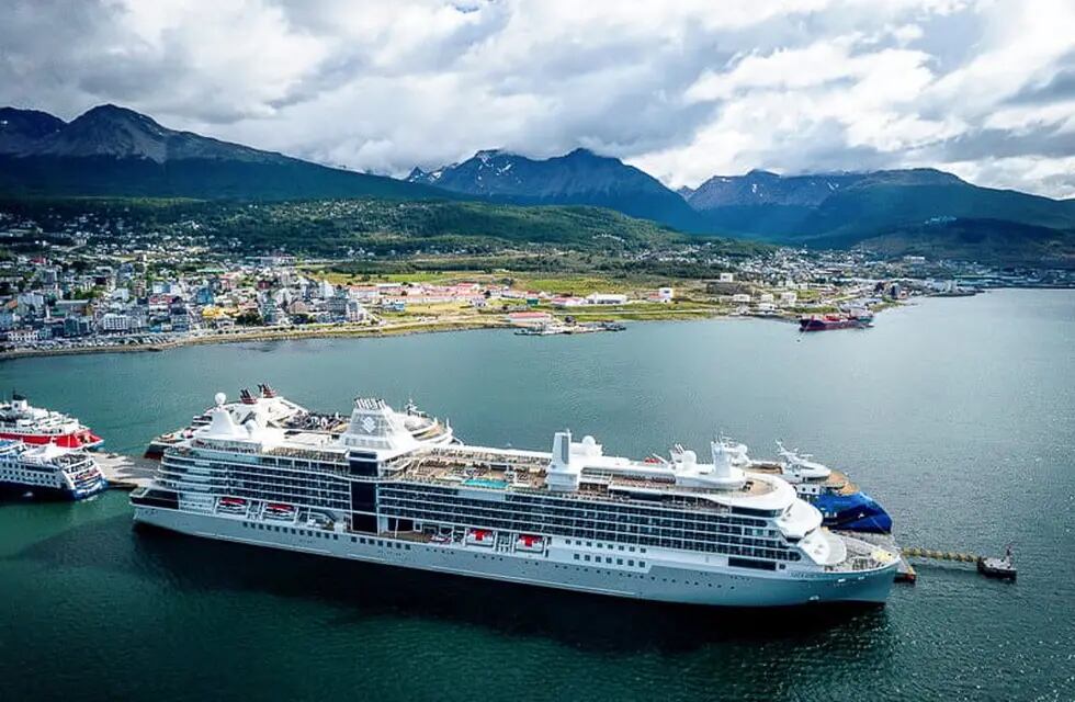 El Puerto de Ushuaia recibió al primer barco propulsado por gas natural licuado