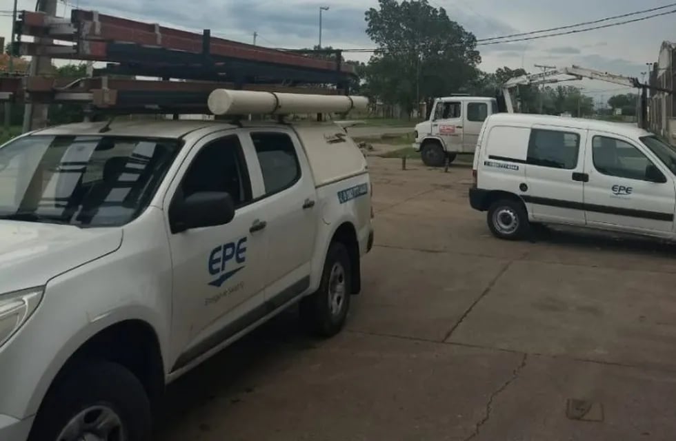 La EPE Trabajaba en 4 zonas de Rosario que no tenían energía tras el temporal. (@epeoficial)