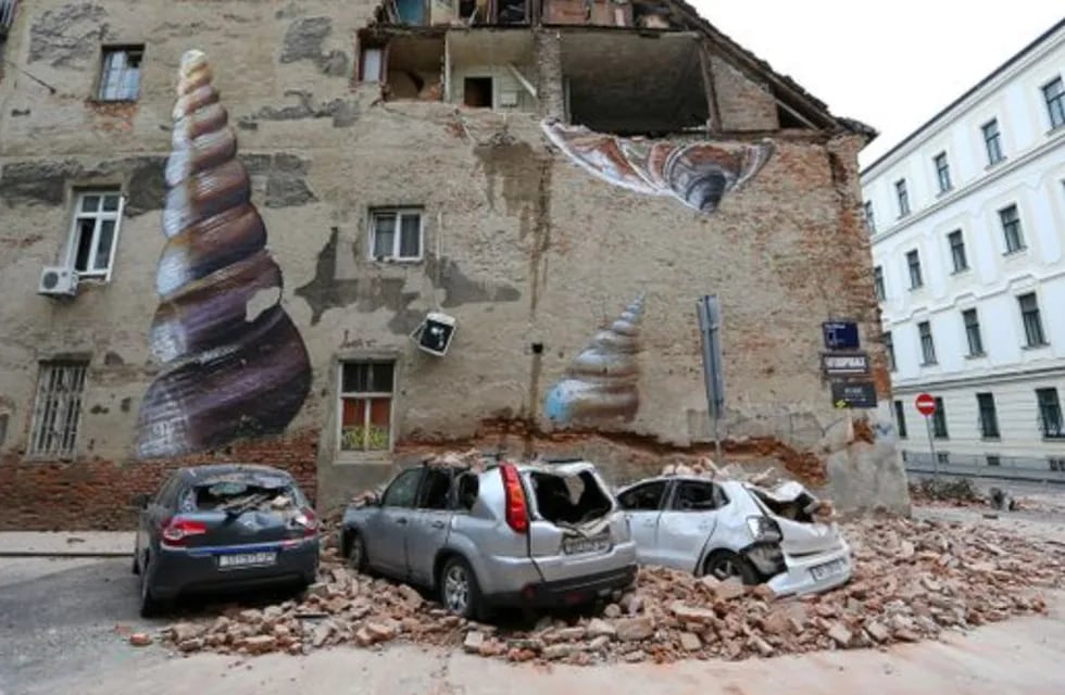 Fuerte sismo de magnitud 6,4 en Croacia provocó derrumbe de edificios. (EFE)