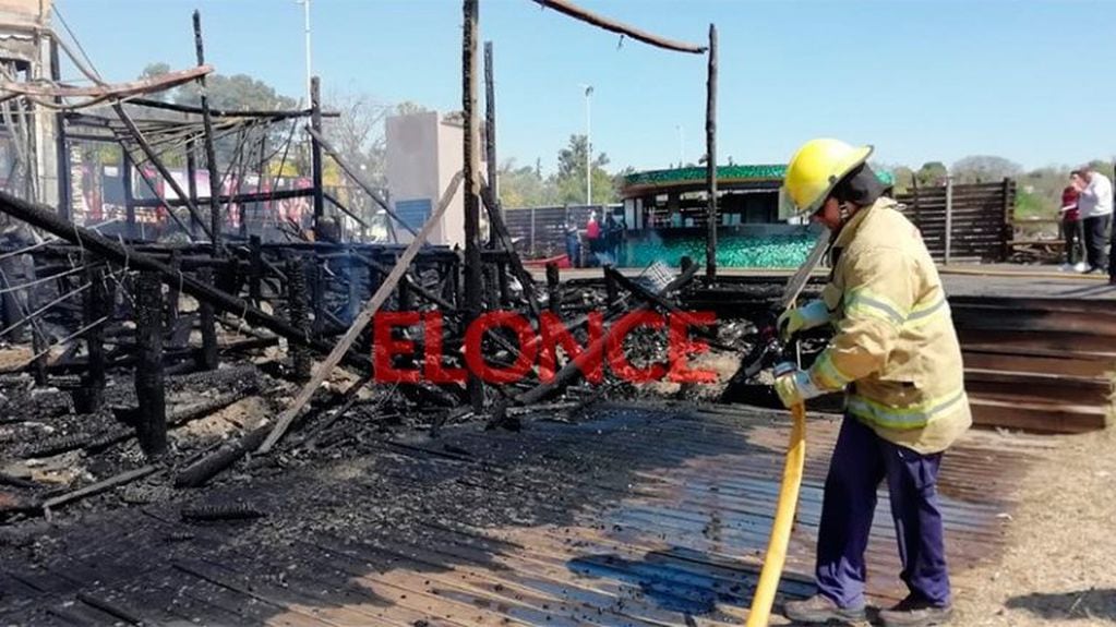 Incendio en un balneario de Paraná (web).