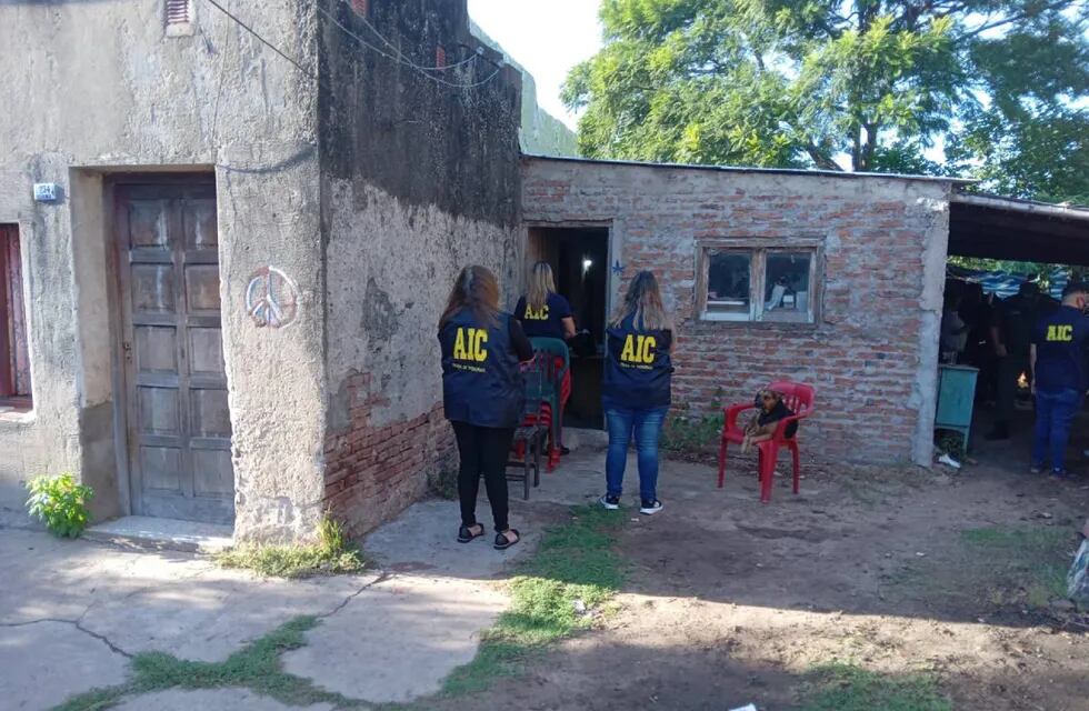 La Agencia de Investigación Criminal (AIC) se hizo cargo del operativo junto con la Guardia Rural Los Pumas.