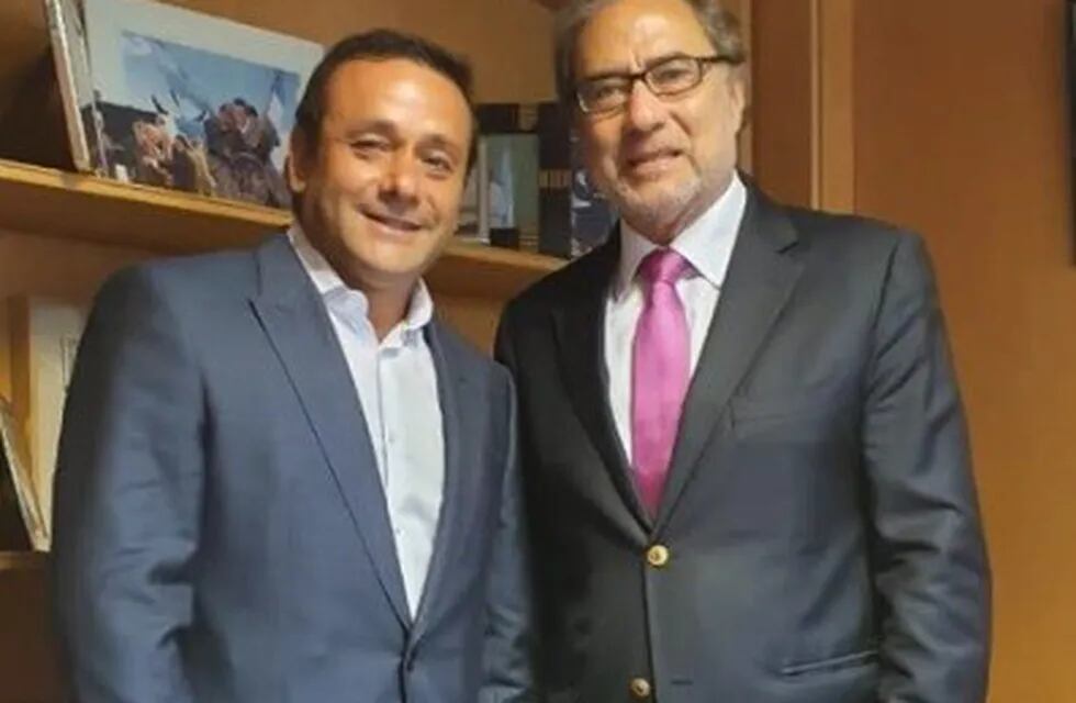 Herrera Ahuad y el embajador Jorge Argüello. (Twitter)