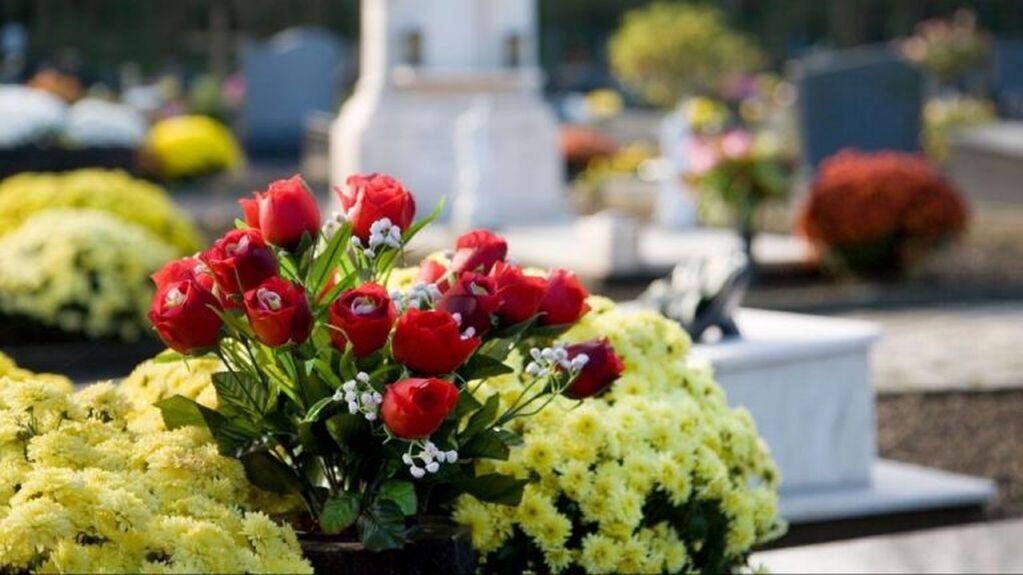 Flores en el cementerio