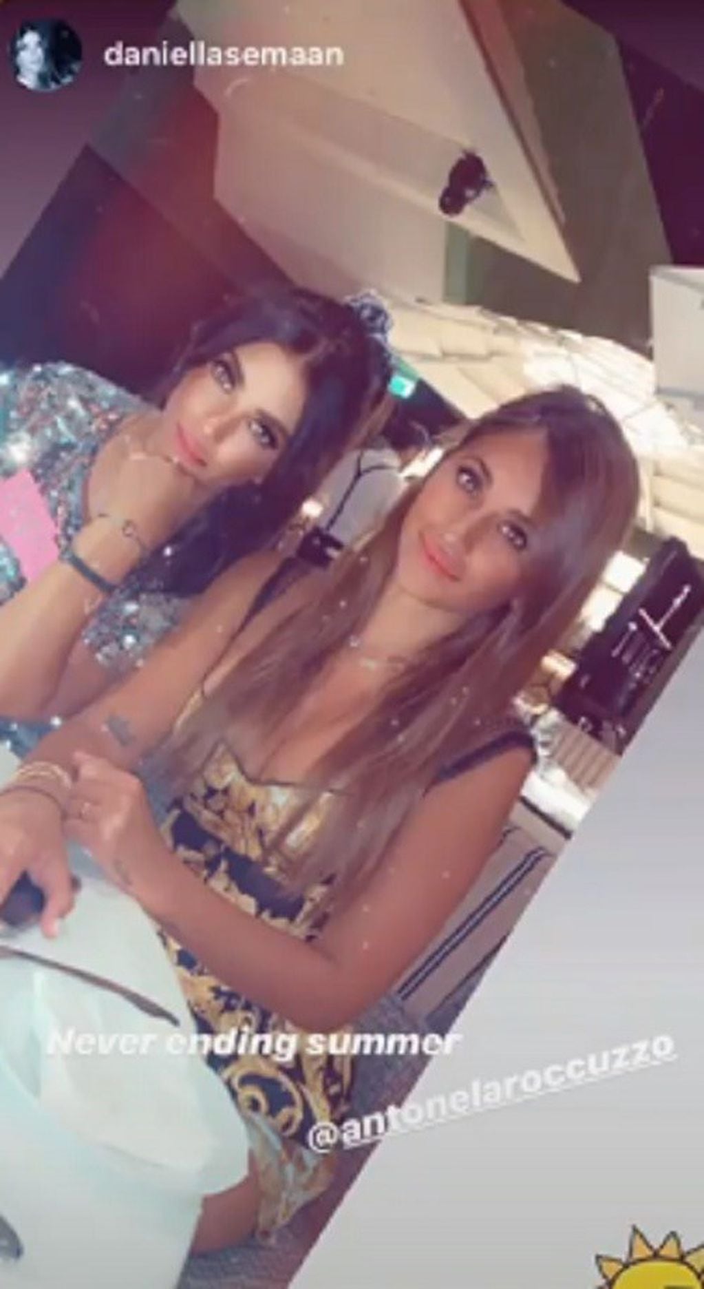 Antonela Roccuzzo junto a su amiga en Mónaco. (Instagram)