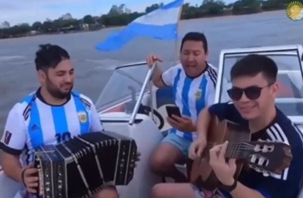 Los hinchas argentinos viven con mucha ilusión el Mundial de Qatar y no dejan de hacer canciones para la Scaloneta.