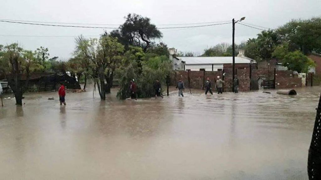 Las imágenes de las localidades de Corzuela, Charata y Pinedo (las tres más dañadas) son elocuentes del temporal que se abatió en esa región.