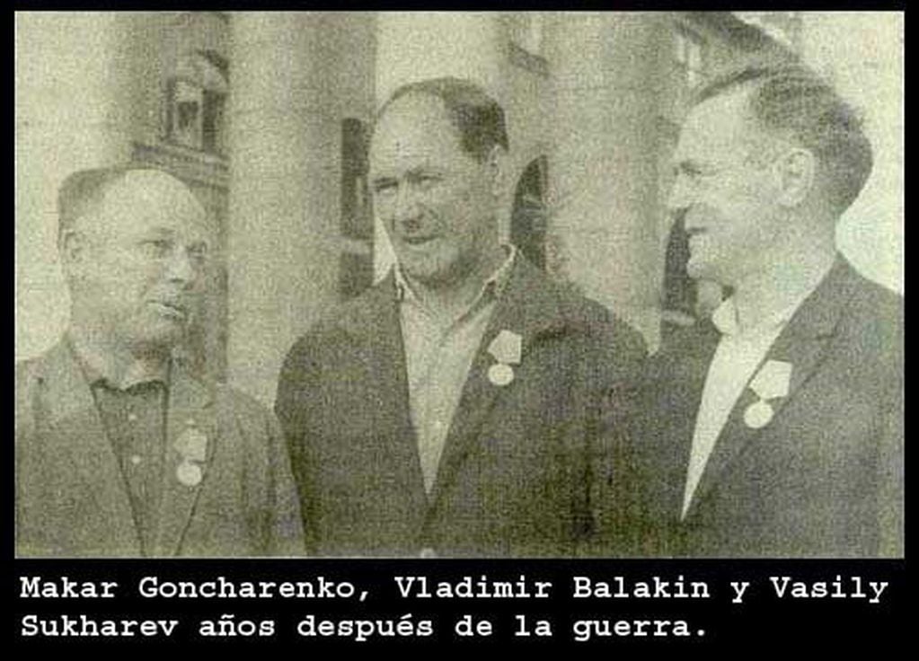 Makar Goncharenko, Vladimir Balakin y Vasily Sukharev años después de la guerra