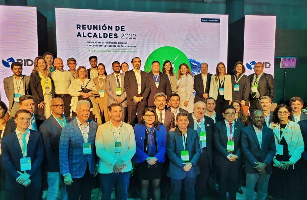 La cumbre C40 mantiene reunidos a los alcaldes principales del mundo para tratar la crisis climática. Foto: Los Andes.