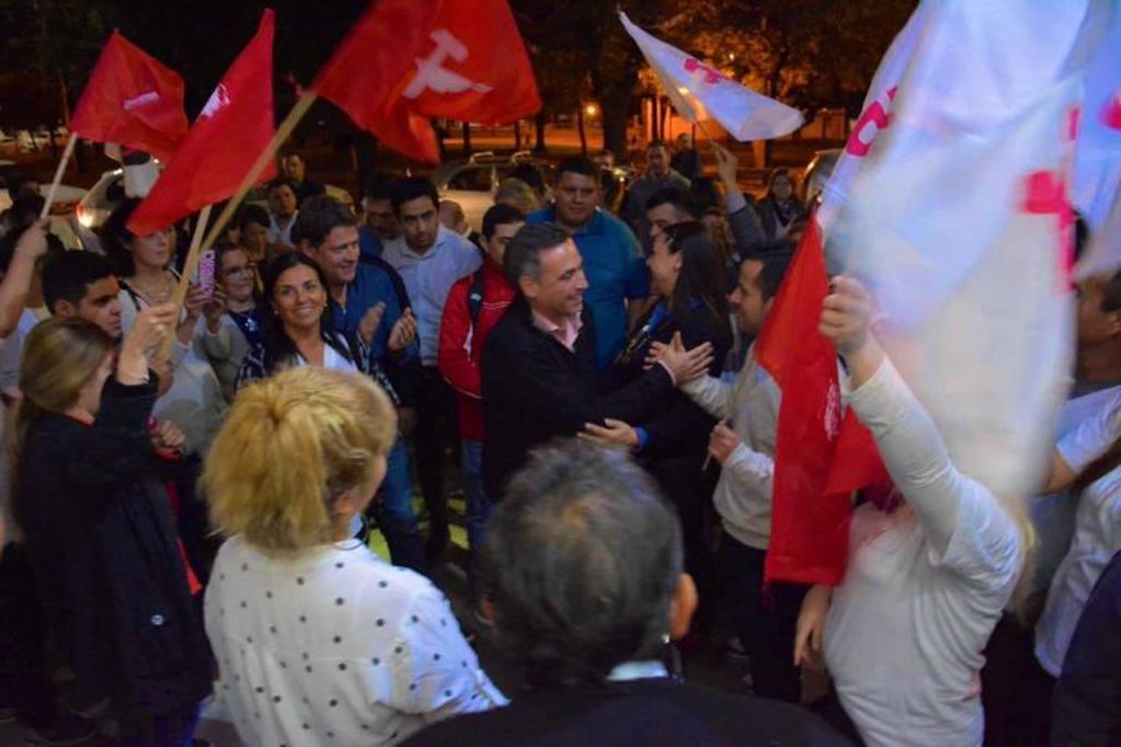 El recibimiento por parte de la militancia radical altagraciense  al candidato a gobernador Ramón Javier Mestre.