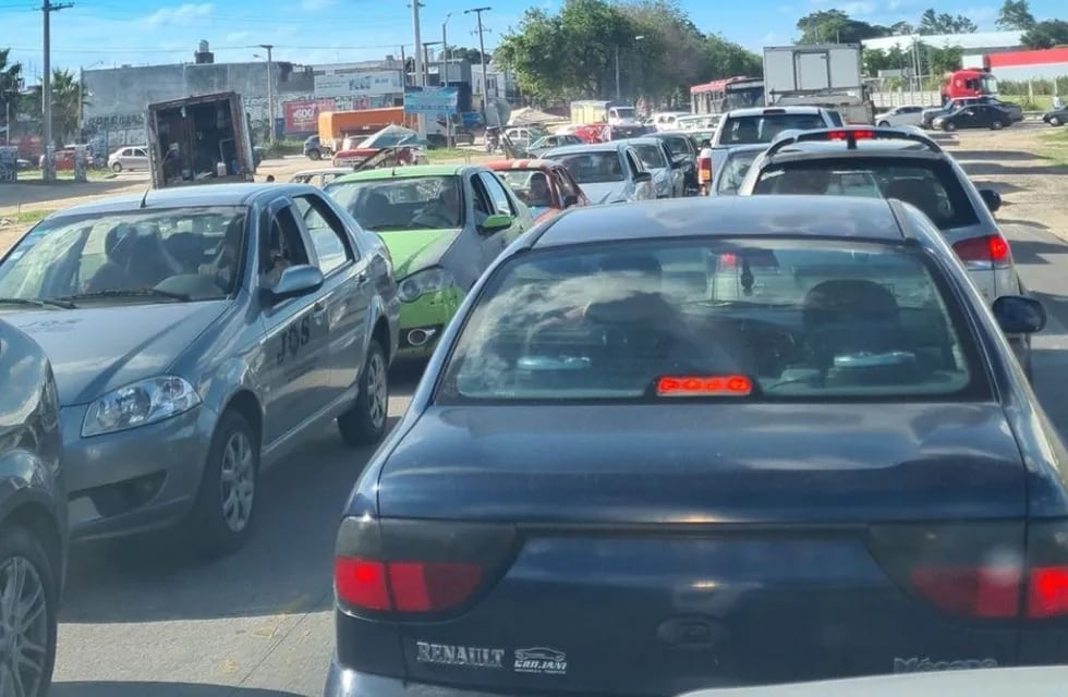 Vecinos reclaman los congestionamentos de tránsito diarios.