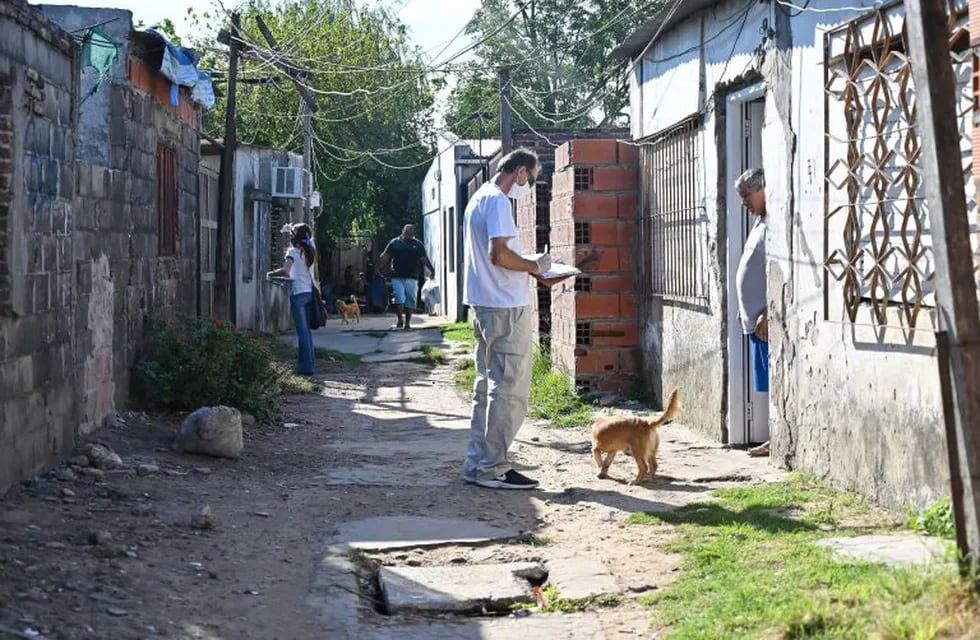 Intensifican la  fumigación en barrios rosarinos contra el dengue (Municipalidad de Rosario)